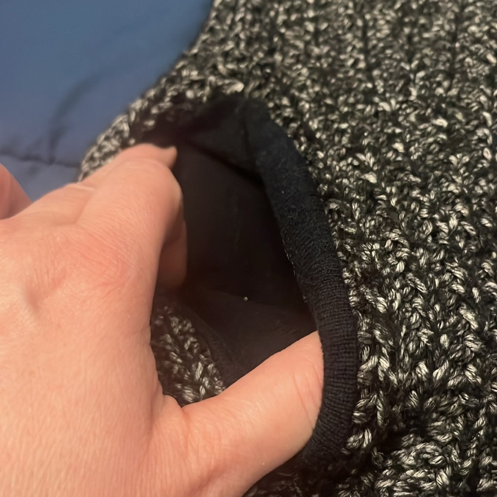 VS pullover hoodie - Picture 2 of 5